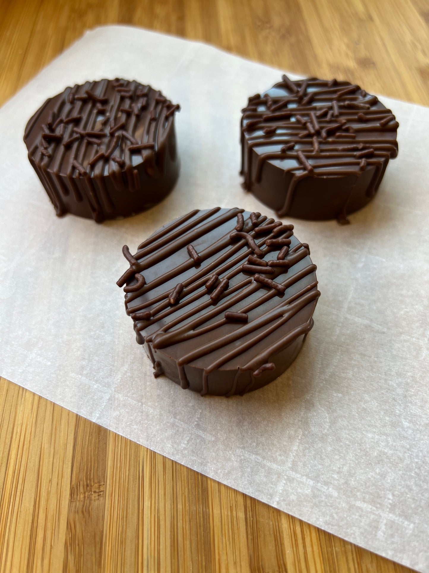Classic Cake Pucks