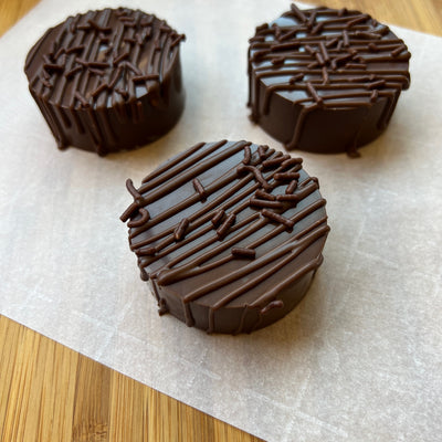 Classic Cake Pucks
